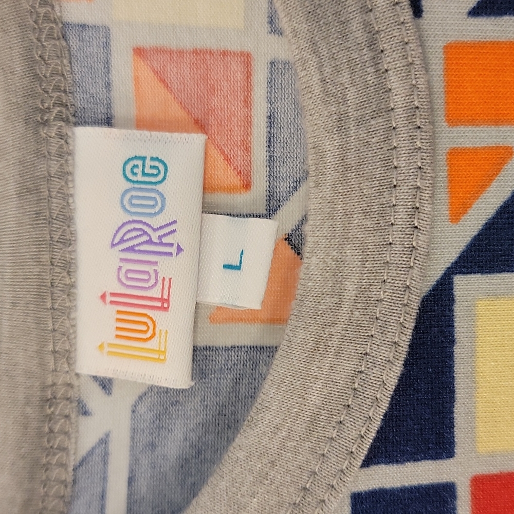 LulaRoe Randy Tee - Picture 3 of 3